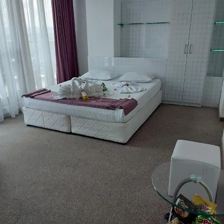Diamond Kiten Apartment *