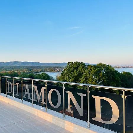 Diamond Kiten *