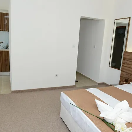 Diamond Kiten Apartment *