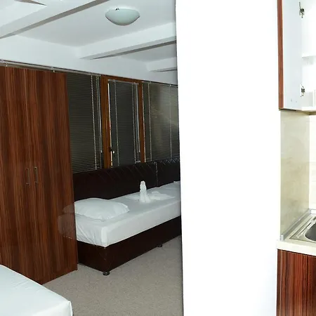 Diamond Kiten Apartment